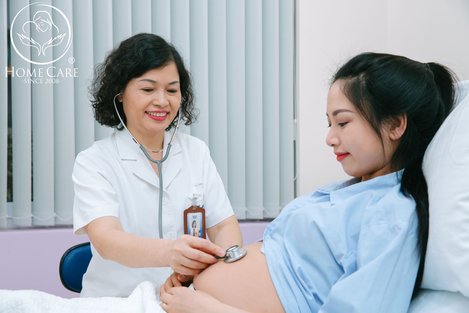 Mẹ cần theo dõi sức khỏe của mình và bé thường xuyên