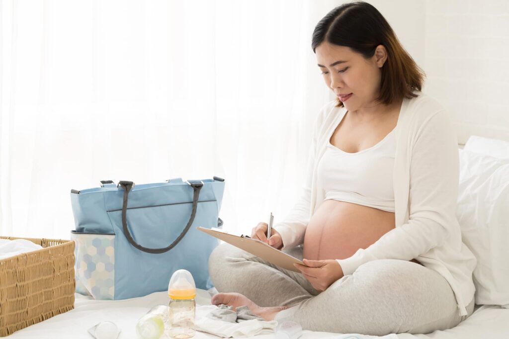 Mẹ bầu cần sắp xếp các giấy tờ quan trọng trước