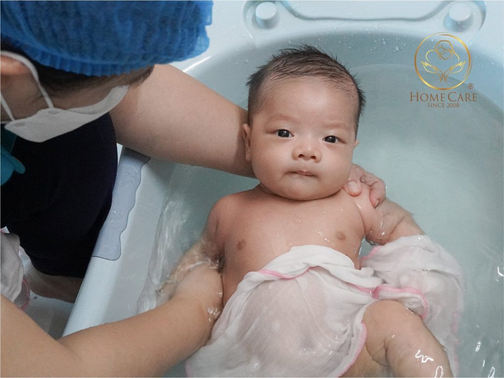 dịch vụ tắm bé tại nhà TPHCM