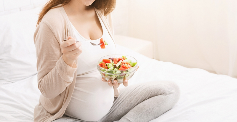 Thực đơn dinh dưỡng cho mẹ sau sinh thường : An tâm phục hồi sức khỏe