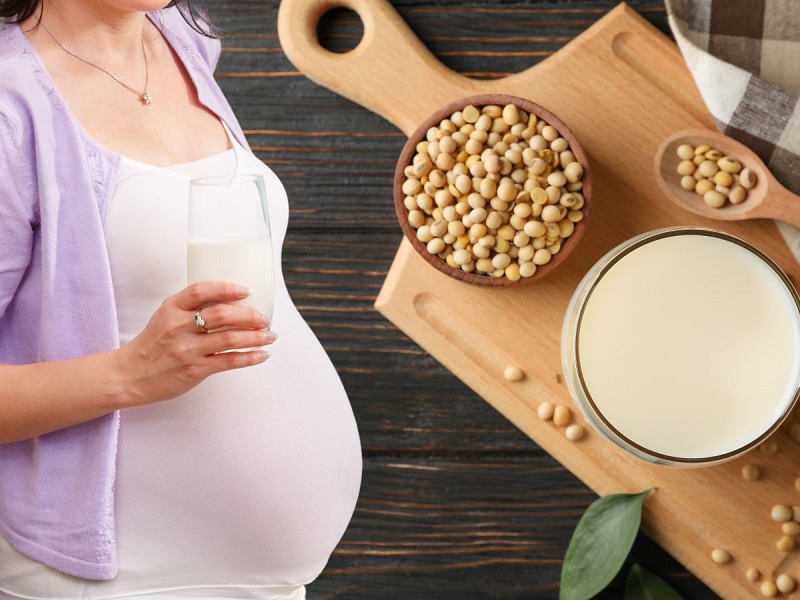 Bà bầu có thể uống sữa đậu nành không?