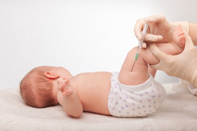 Cách chăm sóc trẻ sau tiêm chủng: Hướng dẫn chi tiết cho phụ huynh