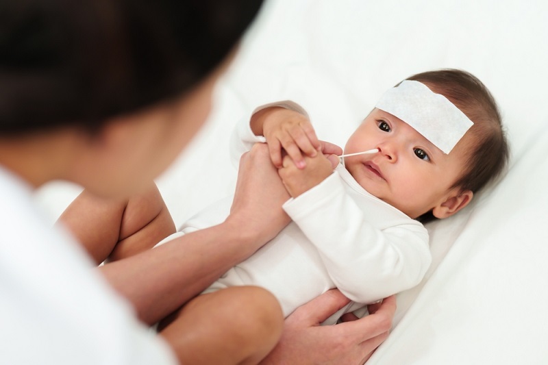 Trẻ Sơ Sinh Bị Bệnh Nặng Mùa Hè