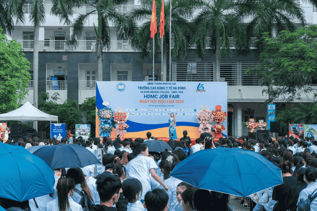 Job Fair 2025 ngành Y Dược | Kết nối sinh viên trường Y có cơ hội làm việc tại Home care Job Fair 2025 ngành Y Dược | Kết nối sinh viên trường Y có cơ hội làm việc tại Home care