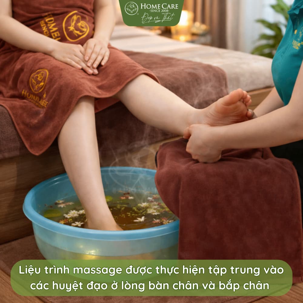 Liệu trình massage được thực hiện tập trung vào các huyệt đạo ở lòng bàn chân và bắp chân