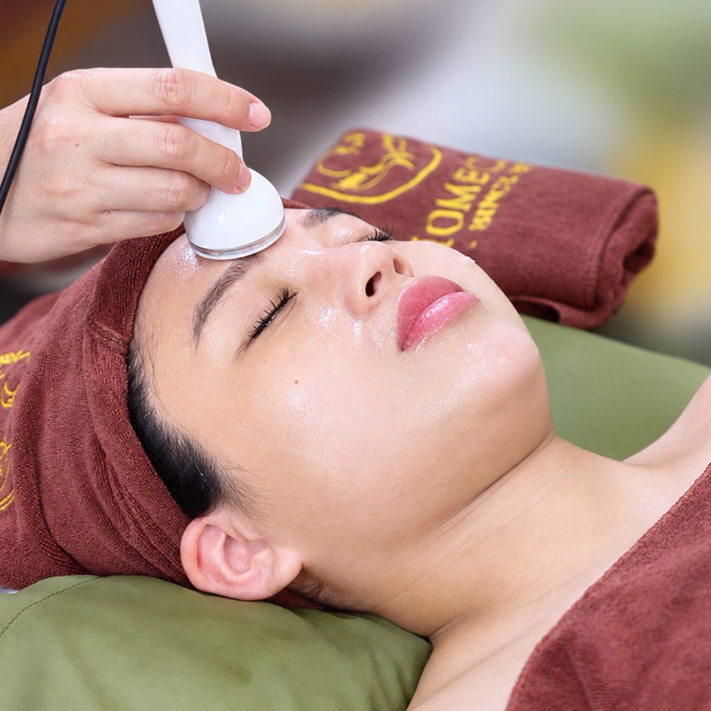 cham-soc-da-mat-cho-me-sau-sinh-tai-trung-tam-o-cu-homecareluxury-3