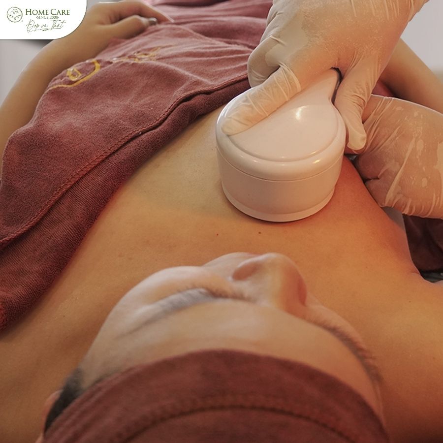 Xử lý ngực sữa cho mẹ sau sinh theo phương pháp Taroshi.