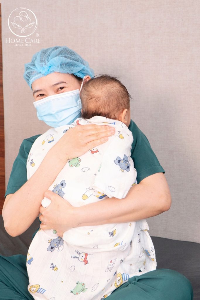 homecare-cham-soc-be-so-sinh-tai-nha