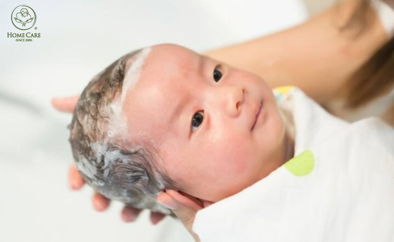 Có nên gội đầu cho trẻ sơ sinh mỗi ngày không?